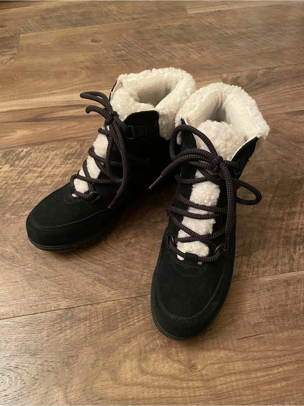Sorel Evie Black Suede Sherpa-Lined Waterproof Wedge Lace-Up Bootie Size 8.5
